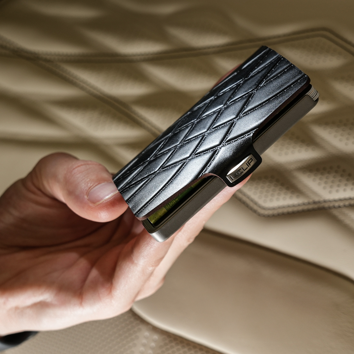 I-CLIP Titan Satinato Diamond Pad Elegance