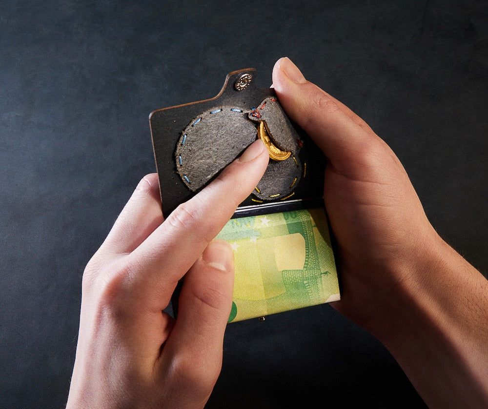 I-CLIP Titan Satiniert Soft Touch Sun Moon Earth Black - I-CLIP.com EU Shopify